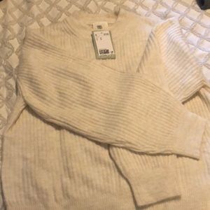 H&M cream sweater new